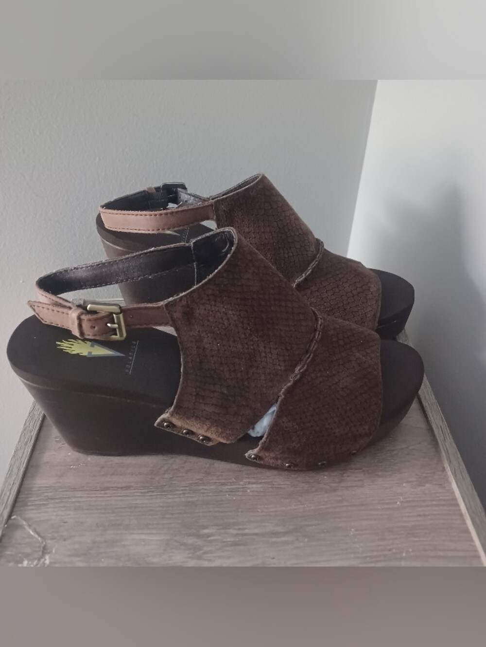 Volatile Bohemian Wedge Sandals Sz 10